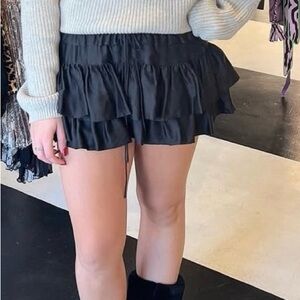 Black Shug Ruffled Mini Skort